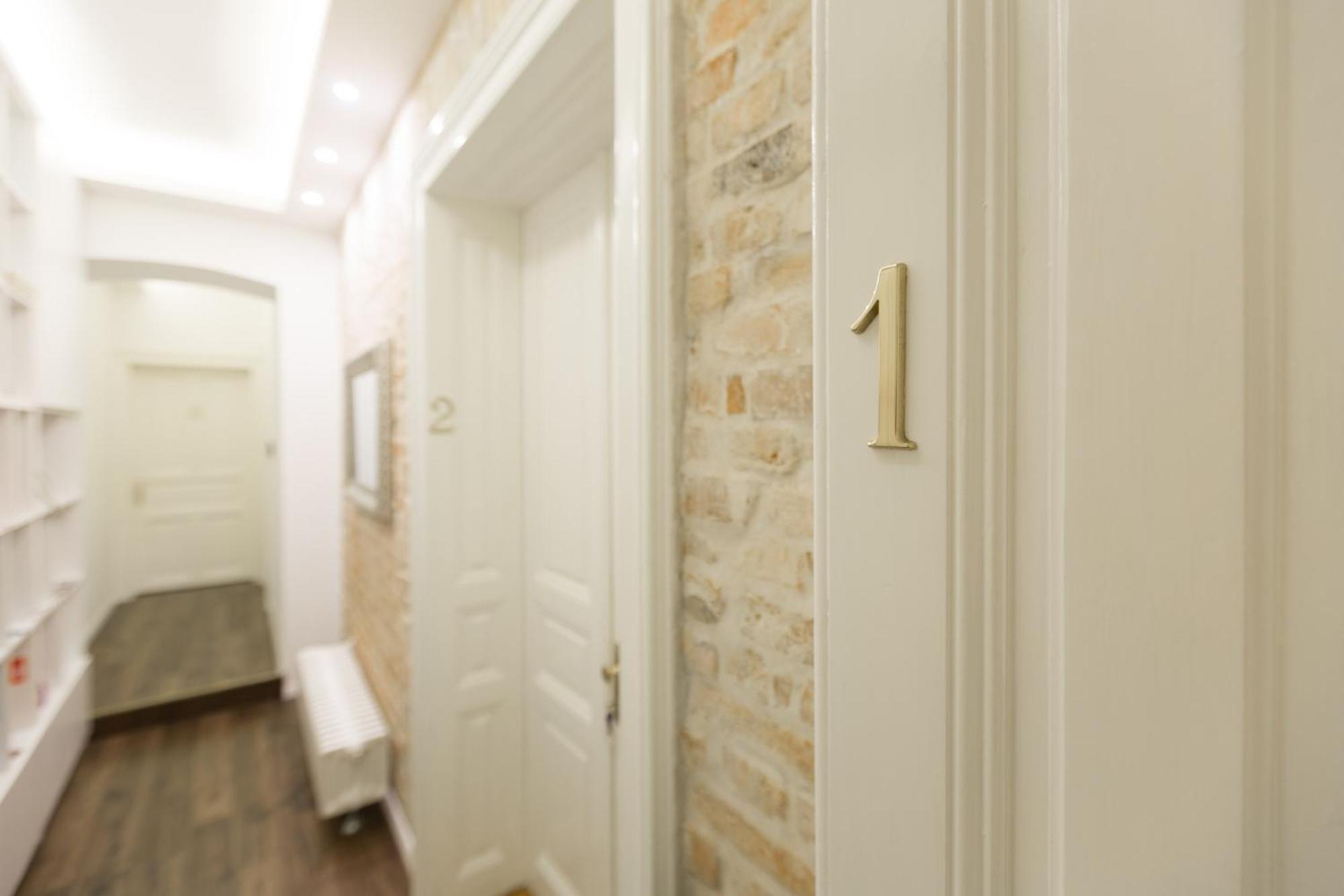 Aurelia Antik Apartments & Rooms, Zagreb City Center Экстерьер фото